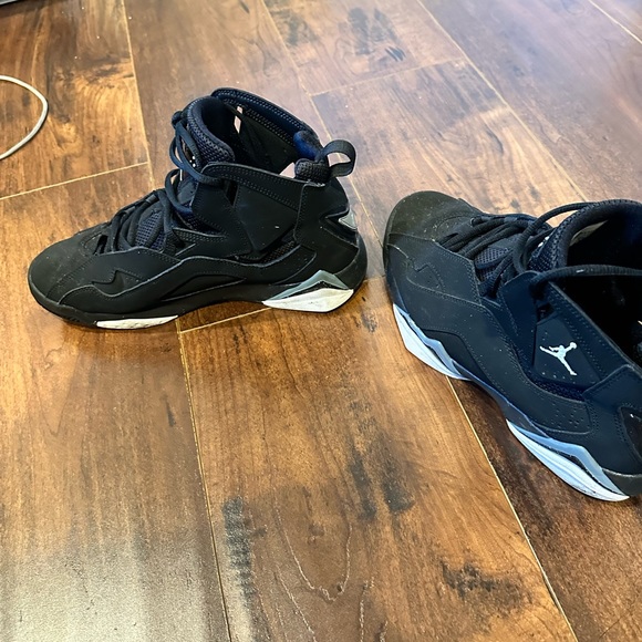 Jordan Black And Cool Grey Size 9 - Picture 3 of 3